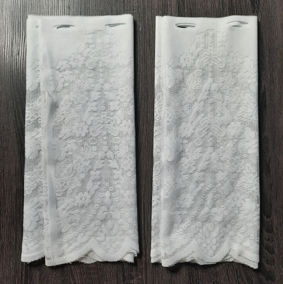 Vintage Pair of Floral Garland Lace Valance Curtains - Picture 6 of 6